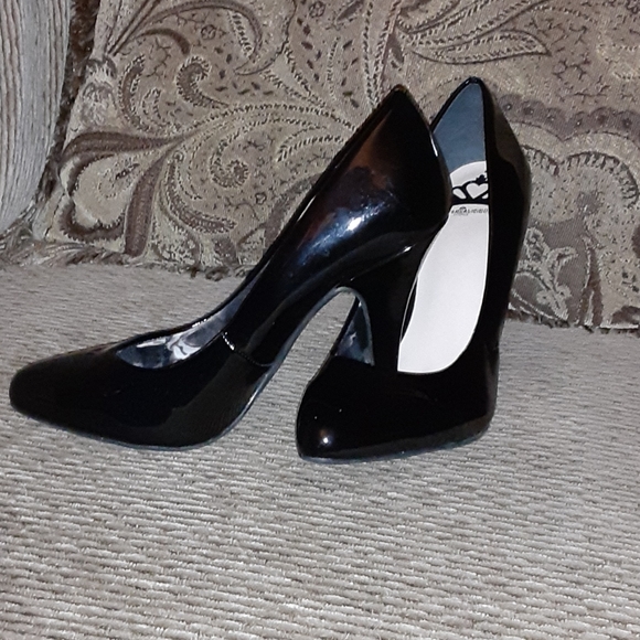 fergalicious black pumps